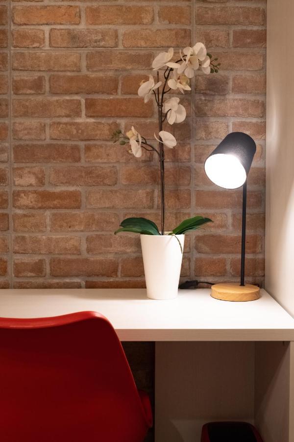 Lele Rooms San Lorenzo 로마 외부 사진