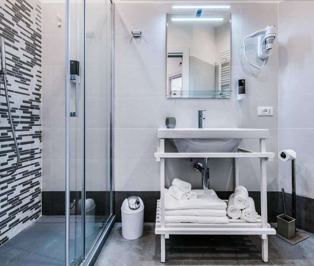 Lele Rooms San Lorenzo 로마 외부 사진